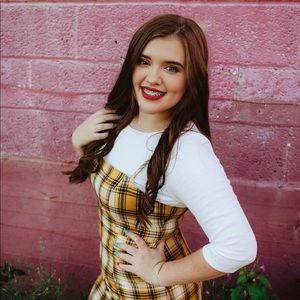 Meet your Posher, Olivia